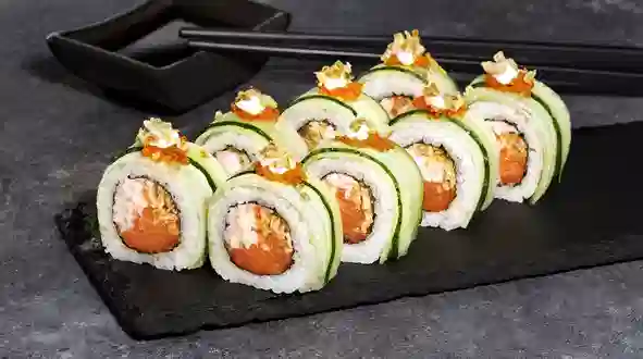 Блюдо Ролл с лососем и огурцом меню SUSHI MASTER UA Ролл с лососем и огурцом меню SUSHI MASTER UA