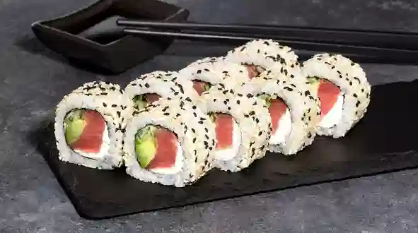 Блюдо Филадельфия с тунцом в кунжуте меню SUSHI MASTER UA Филадельфия с тунцом в кунжуте меню SUSHI MASTER UA