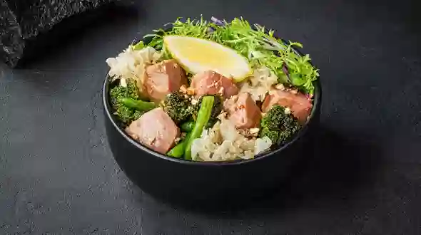 Страва Боул з тунцем в соусі Пад Тай XL меню SUSHI MASTER UA Боул з тунцем в соусі Пад Тай XL меню SUSHI MASTER UA