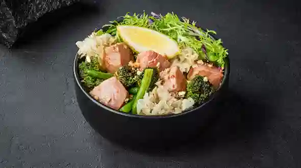 Страва Боул з тунцем в соусі Пад Тай XL меню SUSHI MASTER UA Боул з тунцем в соусі Пад Тай XL меню SUSHI MASTER UA