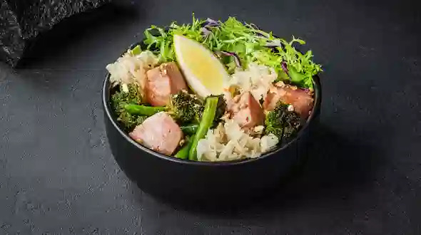 Страва Боул з тунцем в соусі Пад Тай меню SUSHI MASTER UA Боул з тунцем в соусі Пад Тай меню SUSHI MASTER UA