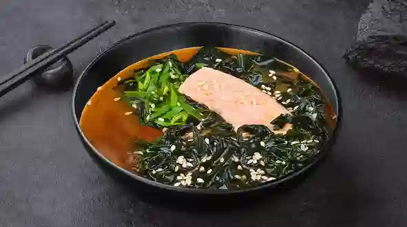 Страва Місо суп з лососем меню SUSHI MASTER UA Місо суп з лососем меню SUSHI MASTER UA