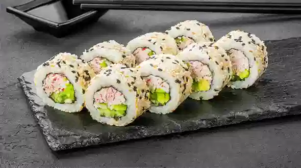 Блюдо Калифорния с крабовым миксом в кунжуте меню SUSHI MASTER UA Калифорния с крабовым миксом в кунжуте меню SUSHI MASTER UA