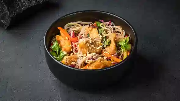 Страва Салат з холодною рисовою локшиною та куркою меню SUSHI MASTER UA Салат з холодною рисовою локшиною та куркою меню SUSHI MASTER UA
