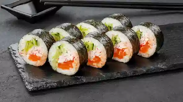 Страва Футомакі з лососем (гострий) меню SUSHI MASTER UA Футомакі з лососем (гострий) меню SUSHI MASTER UA