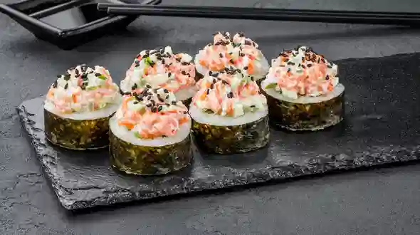 Блюдо Феликс ролл с копченым лососем меню SUSHI MASTER UA Феликс ролл с копченым лососем меню SUSHI MASTER UA