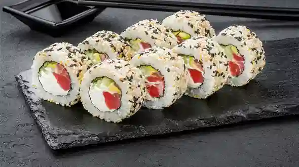 Блюдо Филадельфия с тунцом в кунжуте меню SUSHI MASTER UA Филадельфия с тунцом в кунжуте меню SUSHI MASTER UA