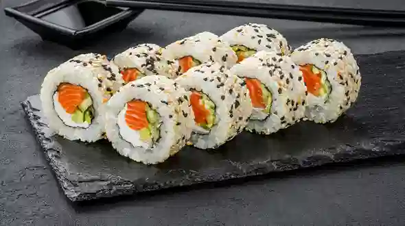 Блюдо Филадельфия с лососем в кунжуте меню SUSHI MASTER UA Филадельфия с лососем в кунжуте меню SUSHI MASTER UA